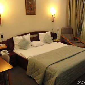 Relax Comfort Suites Hotel